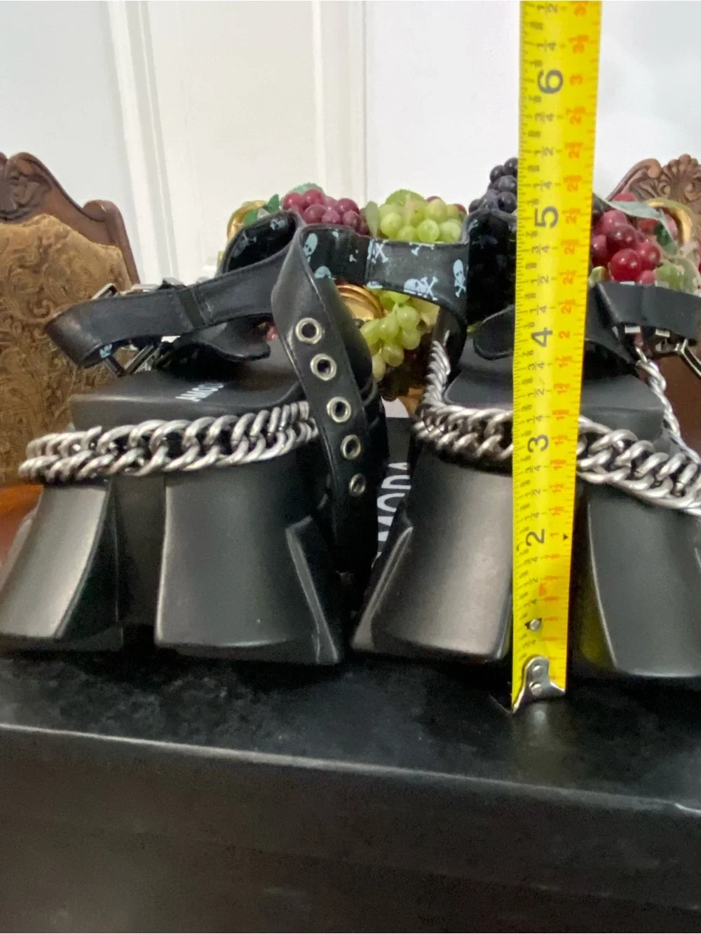 MODA Black Platform Chain Sandals with Stud & Leopard Tongue Graphic